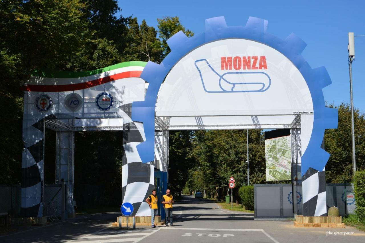 Appartamento Ampio E Indipendente Con Vista Giardino Paderno d'Adda Zewnętrze zdjęcie